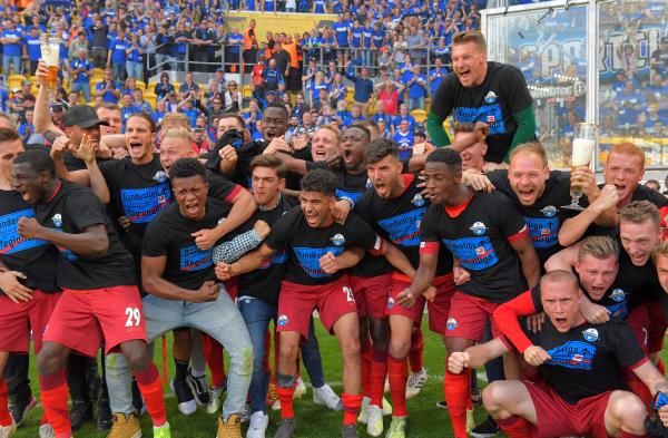 لاعبو بادربورن