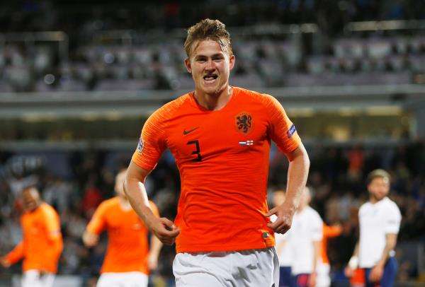 ماتياس دي ليخت