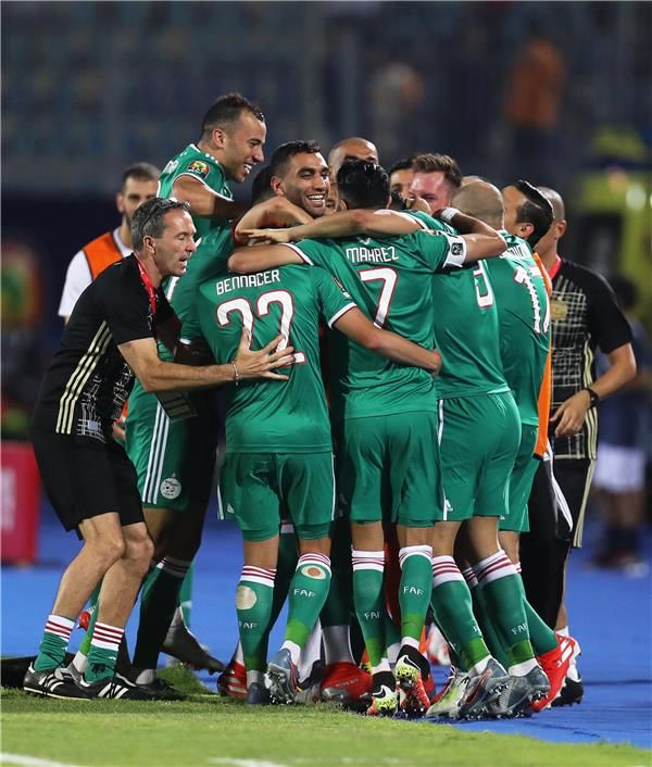 لاعبو منتخب الجزائر