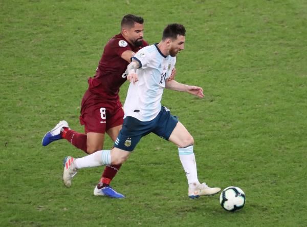 ميسي أمام فنزويلا