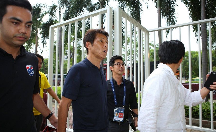 الياباني نيشينو برفقة الاتحاد التايلاندي لكرة القدم