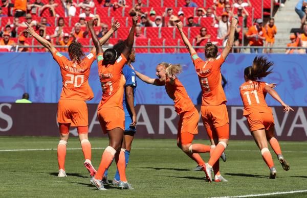 فرحة لاعبات منتخب هولندا 