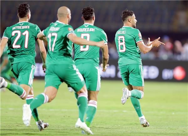 لاعبو الجزائر