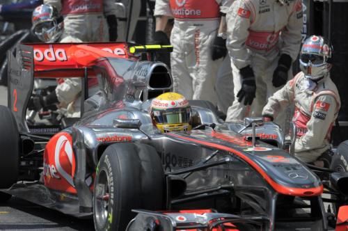 2010-11-07t203907z_01_sao85_rtridsp_3_motor-racing-prix_reuters