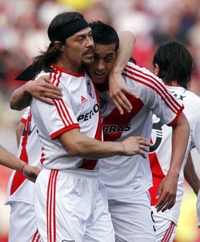 2010-08-22t202244z_01_bas103_rtridsp_3_soccer-latam_reuters