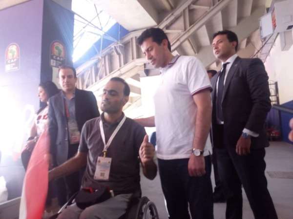 أشرف صبحي والمشجع