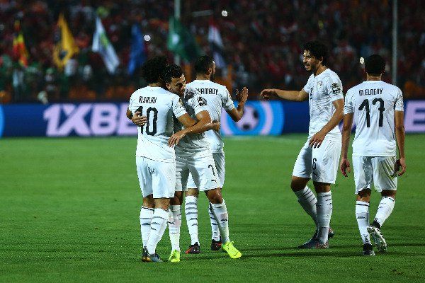 فرحة صلاح بالهدف الأول (تصوير: أحمد عواد )