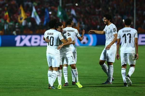 فرحة صلاح بالهدف الأول (تصوير: أحمد عواد )