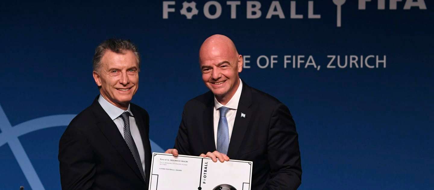 ماوريسيو ماكري مع إنفانتينو