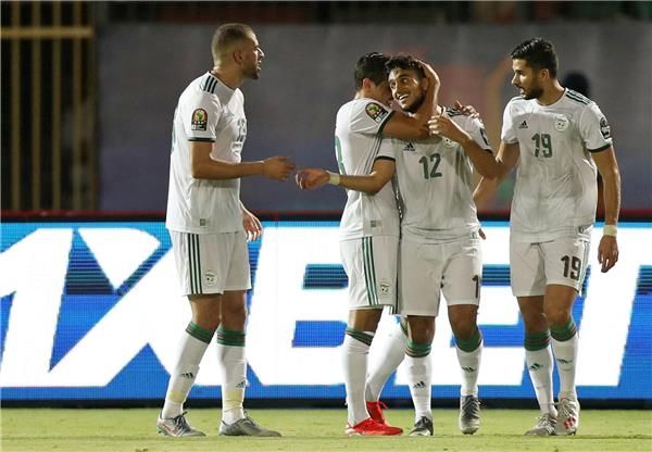 لاعبو منتخب الجزائر