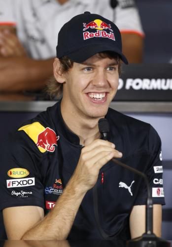 2010-11-11t122443z_01_yas203_rtridsp_3_motor-racing-prix_reuters