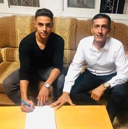 توقيع محمود عويسات للمكبر