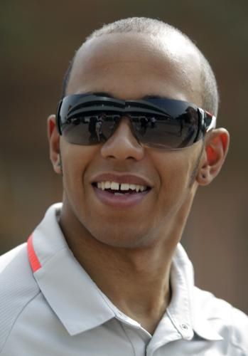 2010-10-21t051036z_01_yeo133_rtridsp_3_motor-racing-prix_reuters