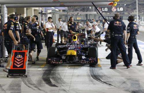 2010-11-12t152459z_01_yas210_rtridsp_3_motor-racing-prix_reuters