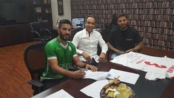 لحظة توقيع معتوق