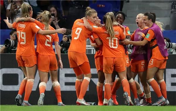 فرحة لاعبات هولندا