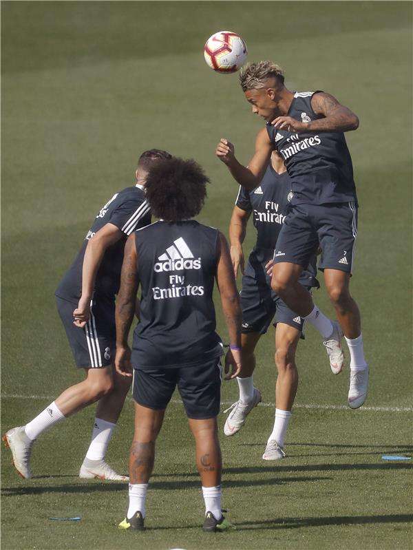 دياز مع الريال