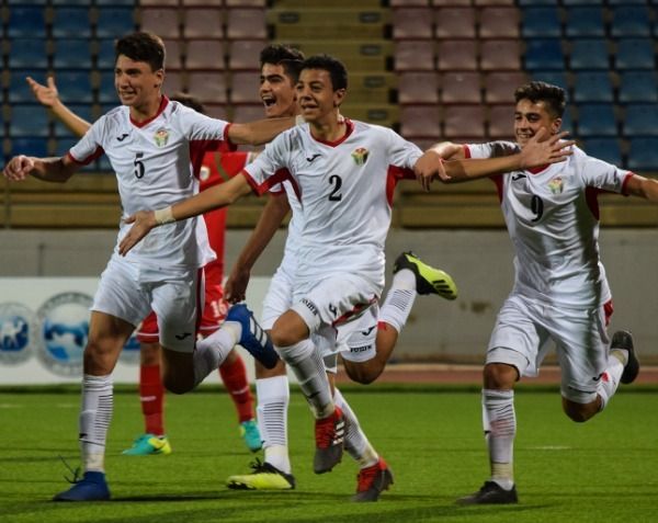 لاعبو منتخب الأردن للناشئين