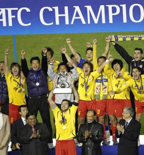 2010-11-13t131520z_01_jpn528_rtridsp_3_soccer-asia-final_reuters