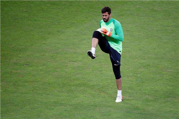 أليسون بيكر