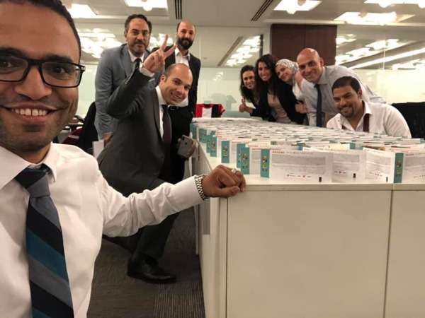 التذاكر مع مسؤولي البنك