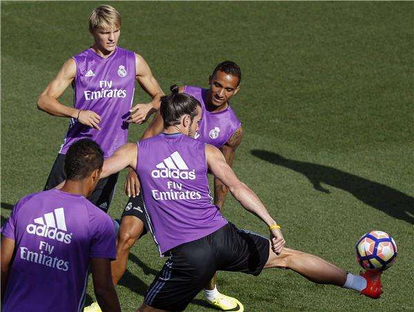 لاعبو ريال مدريد 