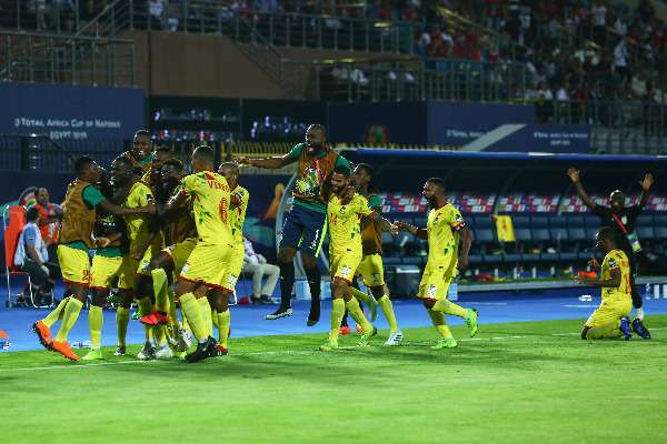 فرحة لاعبي بنين - تصوير أحمد عواد 