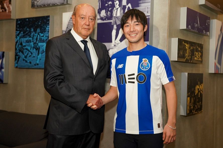 ناكاجيما في مقر بورتو 