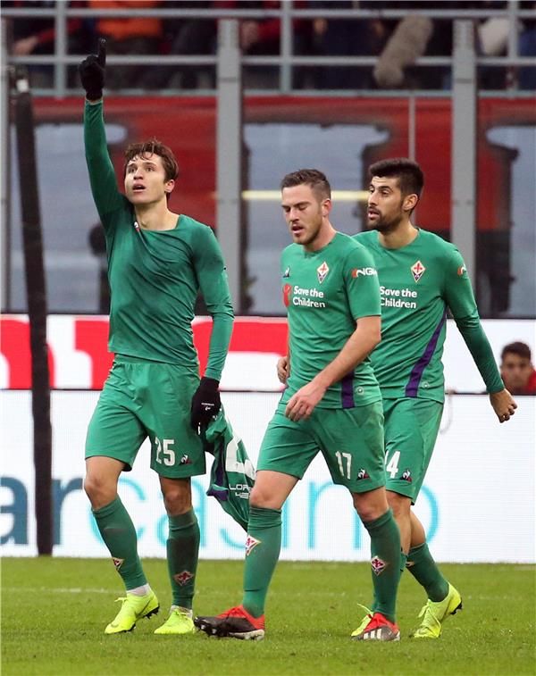 لاعبو فيورنتينا 