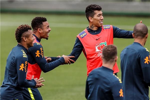 لاعبو منتخب البرازيل