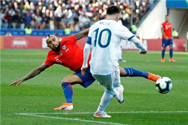 ميسي وفيدال