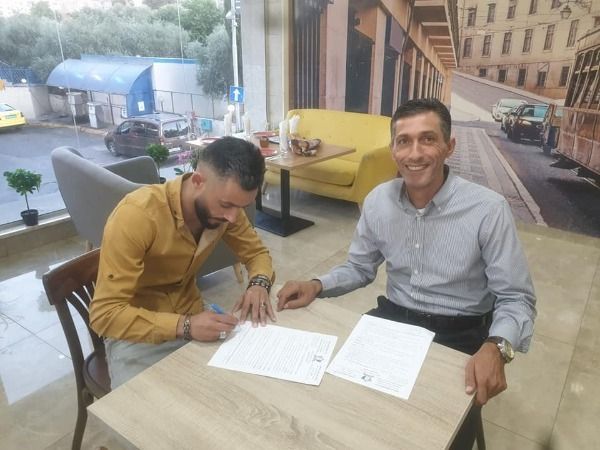 أشرف نعمان يوقع لواد النيص