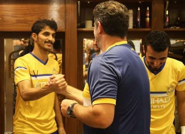 فيتوريا ولاعبي النصر
