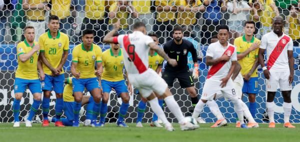 البرازيل وبيرو 