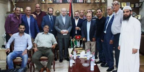 المصري خلال زيارته لنادي الوحدات
