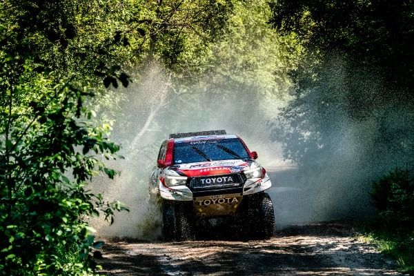 جانب من الرالي