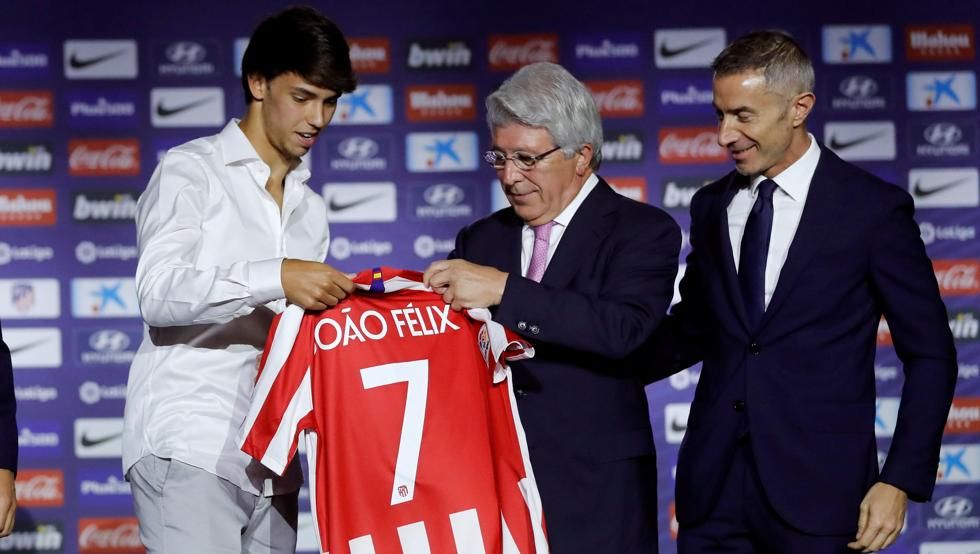 إنريكي سيريزو في المؤتمر الصحفي