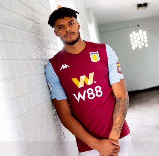 من تقديم اللاعب