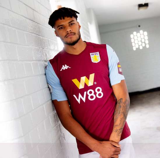 من تقديم اللاعب