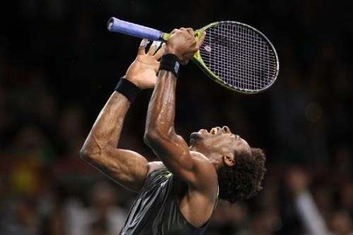 2010-11-13t191921z_01_bte433_rtridsp_3_tennis-men-masters_reuters