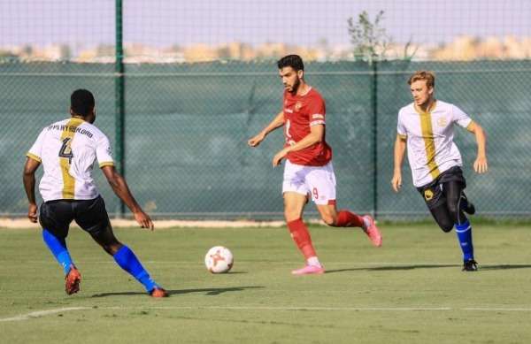جانب من اللقاء (عن النادي الأهلي)