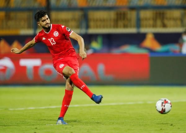 ساسي أثناء تنفيذ ركلة الترجيح