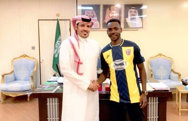 بعد توقيع العقود