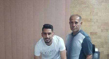 من توقيع العقود