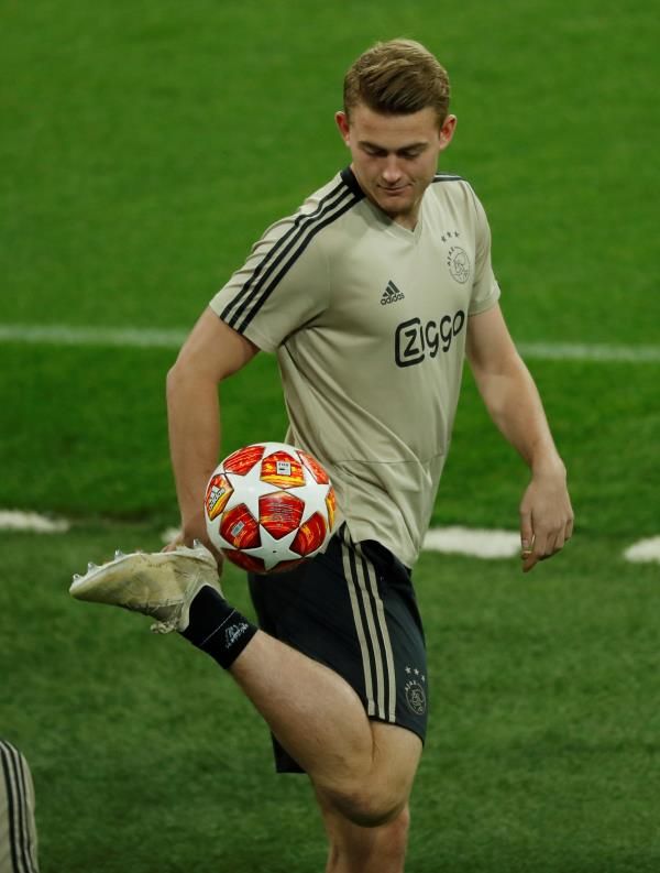 ماتياس دي ليخت