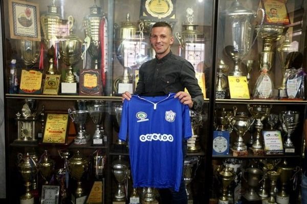 عبد الله البيوك بقميص شباب رفح