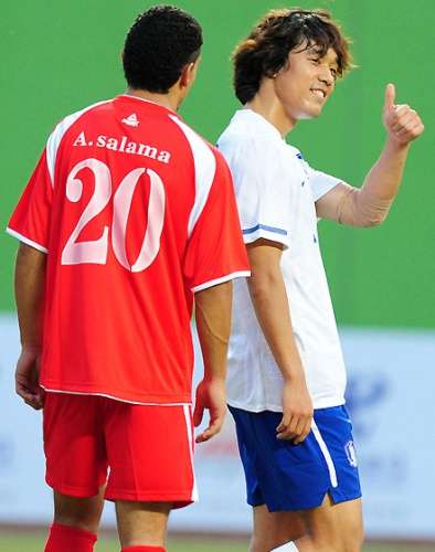 بارك تشو يونغ في مباراة منتخبي كوريا الجنوبية وفلسطين