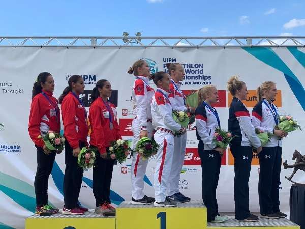 جانب من التتويج