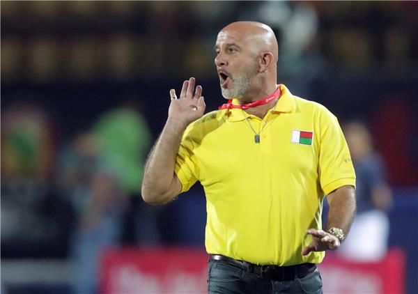 نيكولا ديبويه