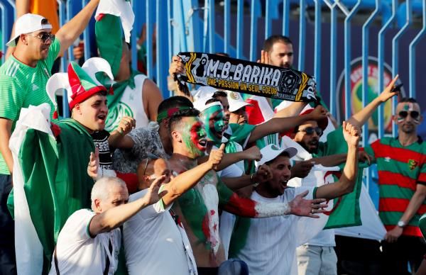 الجماهير الجزائرية 